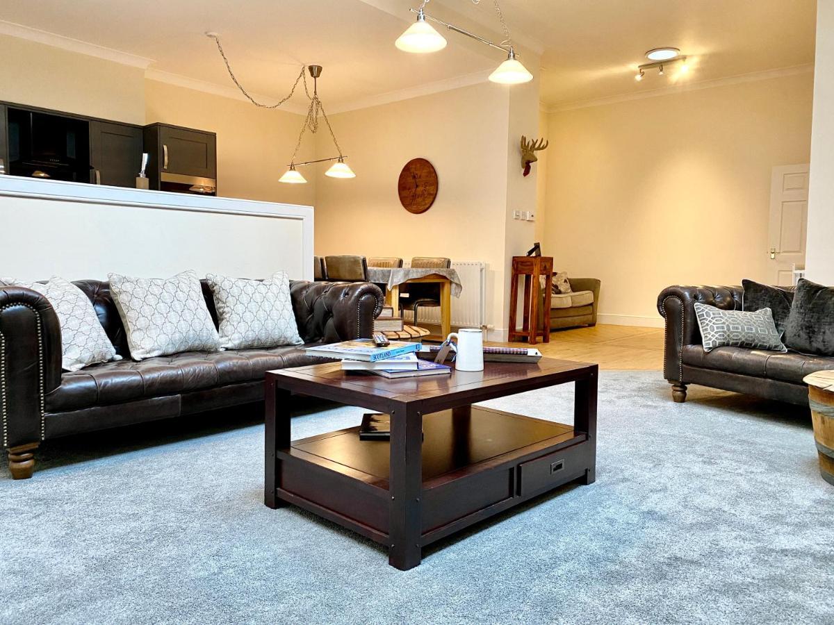 Luxurious 2 Bedroom Apartment in Elgin - Free Parking, Free WiFi - Lesmurdie House Exterior foto